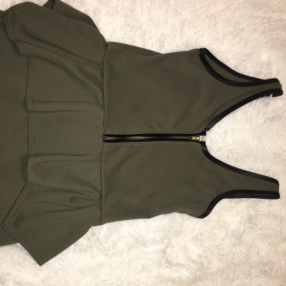 Cute outing dress - Picture 3 of 4